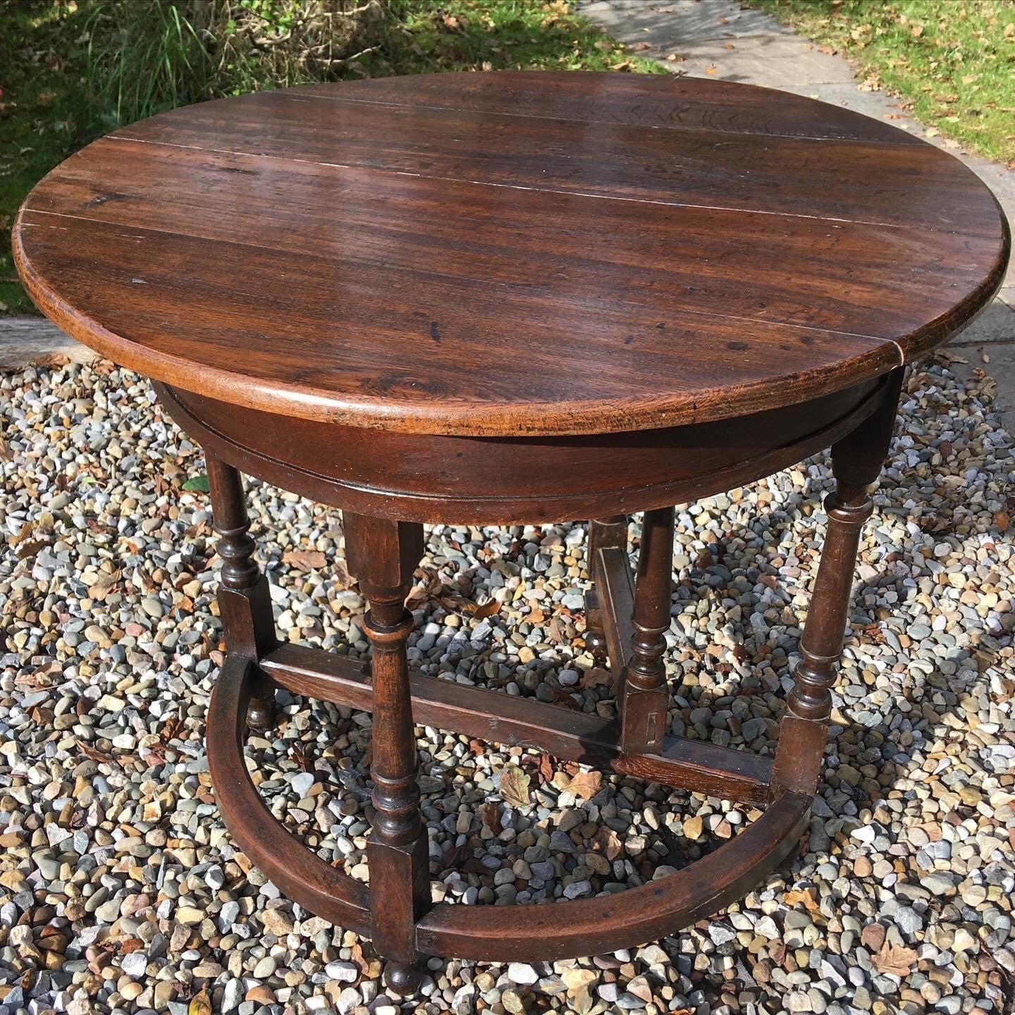 Antique gate leg tea table