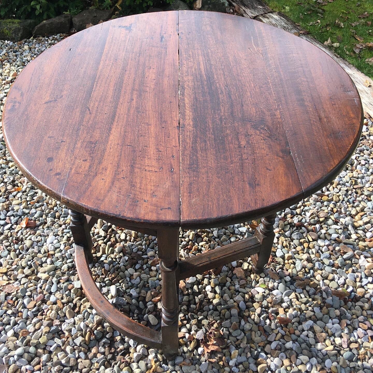 Antique gate leg tea table