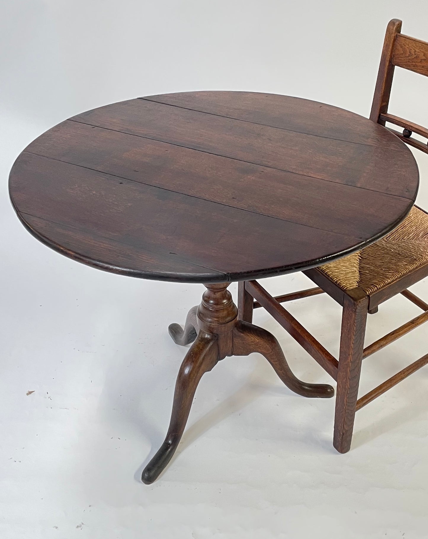 Georgian Oak Tilt-top Table