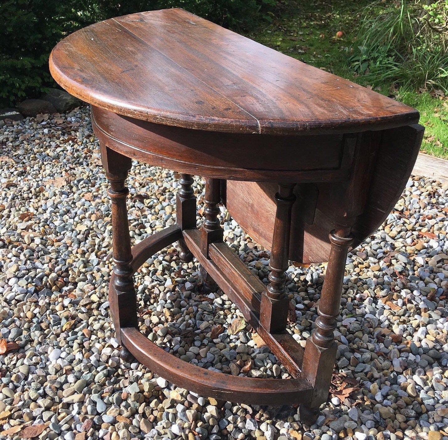 Antique hall tea, gate leg table